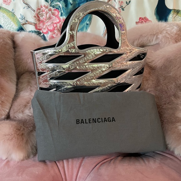 BALENCIAGA Neo Basket Cutout Embossed Leather Small Cross Body Bag - Picture 3 of 4